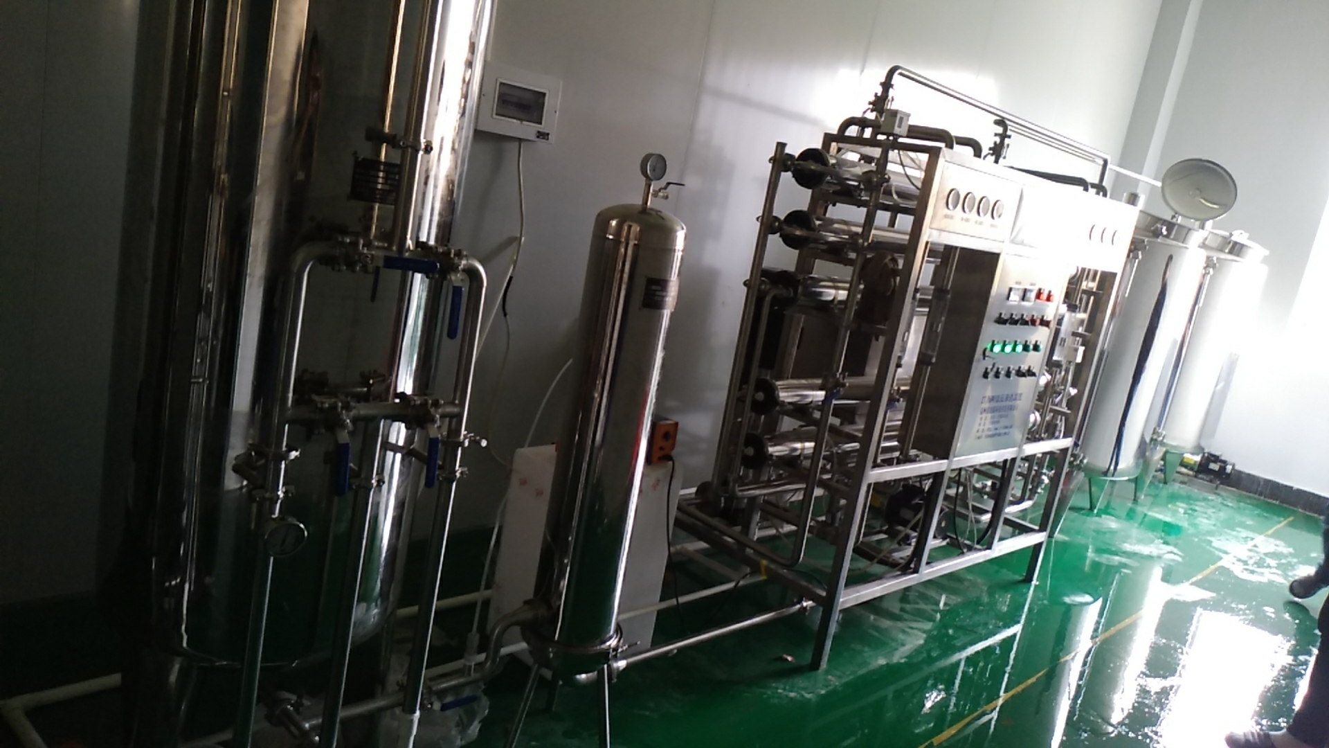 鑫美源保健品，日用洁品生产线用水，两级RO做到5兆水
